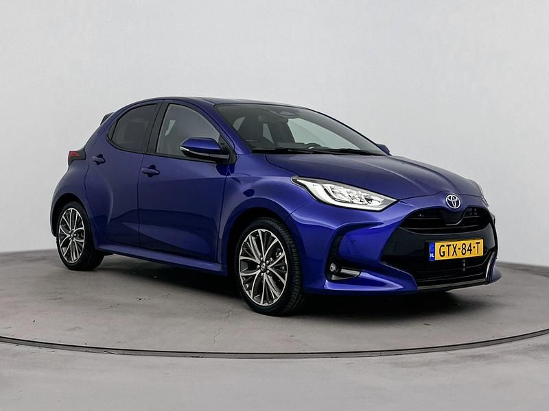 Blauw Gebruikt 2025 Toyota Yaris Hybrid Executive Hatchback | € 31.499 (Duur) - Afbeelding 1/4