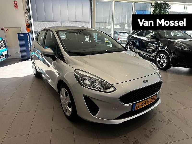 Grijs Gebruikt 2020 Ford Fiesta Trend Hatchback | € 11.845 (Eerlijke prijs) - Afbeelding 1/4
