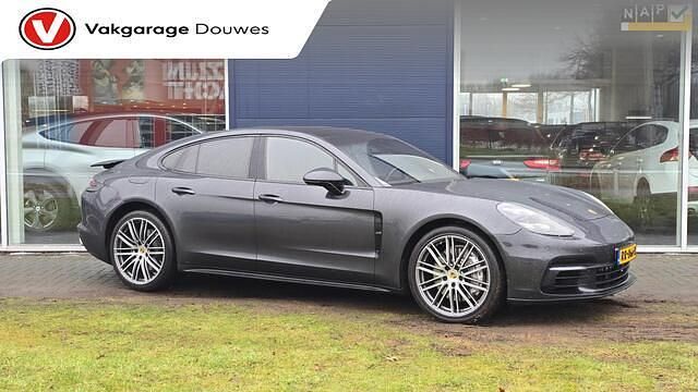 Grijs Occasion 2018 Porsche Panamera Sport Hatchback | € 51.950 (Eerlijke prijs) - Afbeelding 1/4