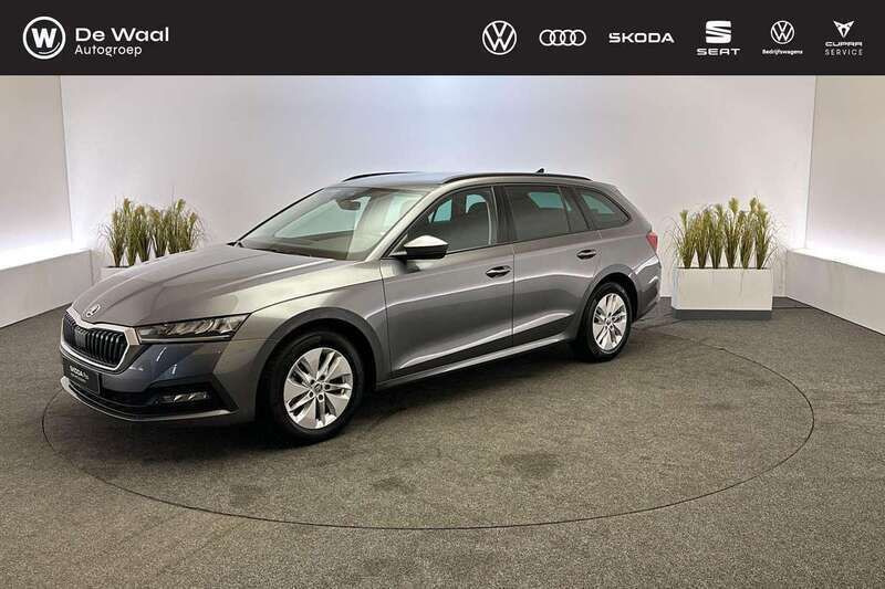 Grijs Gebruikt 2023 Skoda Octavia Business Line Stationwagen | € 22.995 (Eerlijke prijs) - Afbeelding 1/3