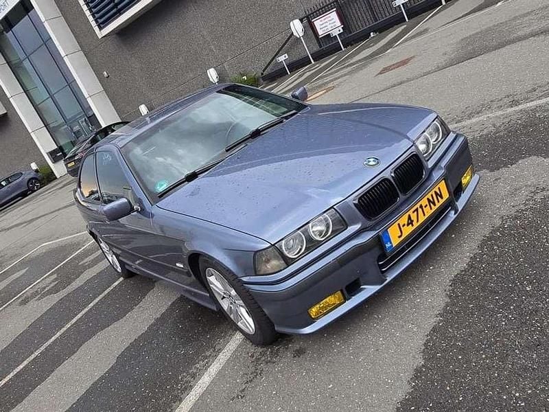 Grijs Occasion 1998 BMW 323 Compact Hatchback | € 3.750 - Afbeelding 1/4