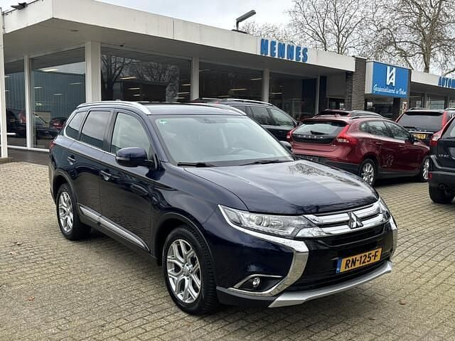 Blauw Gebruikt 2017 Mitsubishi Outlander Edition SUV | € 16.500 (Goede deal) - Afbeelding 1/4