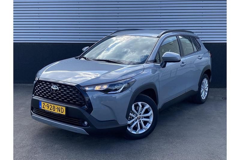 Grijs Gebruikt 2024 Toyota Corolla Cross Active SUV | € 34.548 (Eerlijke prijs) - Afbeelding 1/1