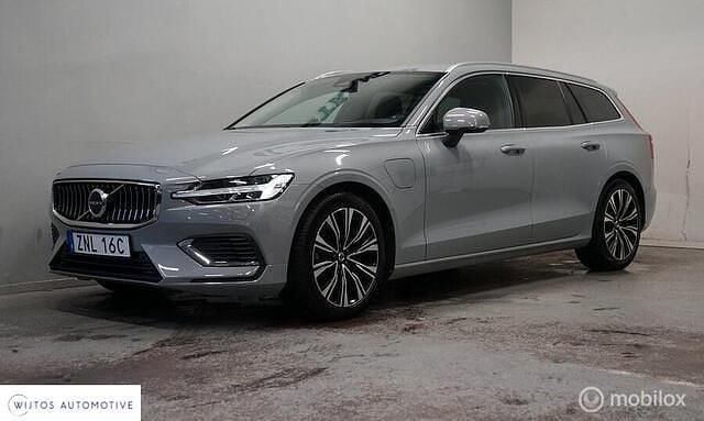 , metallic lak Gebruikt 2024 Volvo V60 Core Stationwagen | € 36.950 (Super prijs) - Afbeelding 1/4
