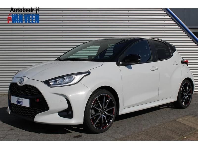 Occasion Toyota Yaris Hybrid Sport 2024 Grijs Hatchback
