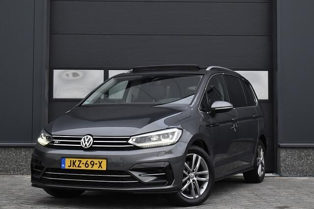Grijs Gebruikt 2019 VW Touran Highline MPV | € 28.950 (Iets duurder) - Afbeelding 1/4
