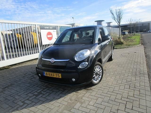 Zwart Gebruikt 2013 Fiat 500L Lounge MPV | € 2.950 (Super prijs) - Afbeelding 1/4
