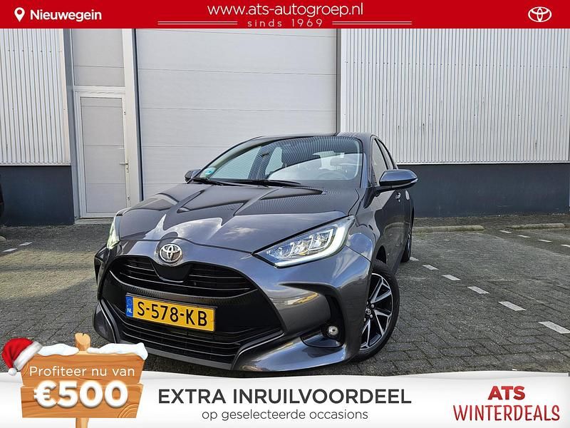 Grijs Gebruikt 2023 Toyota Yaris Hatchback | € 20.700 (Eerlijke prijs) - Afbeelding 1/4