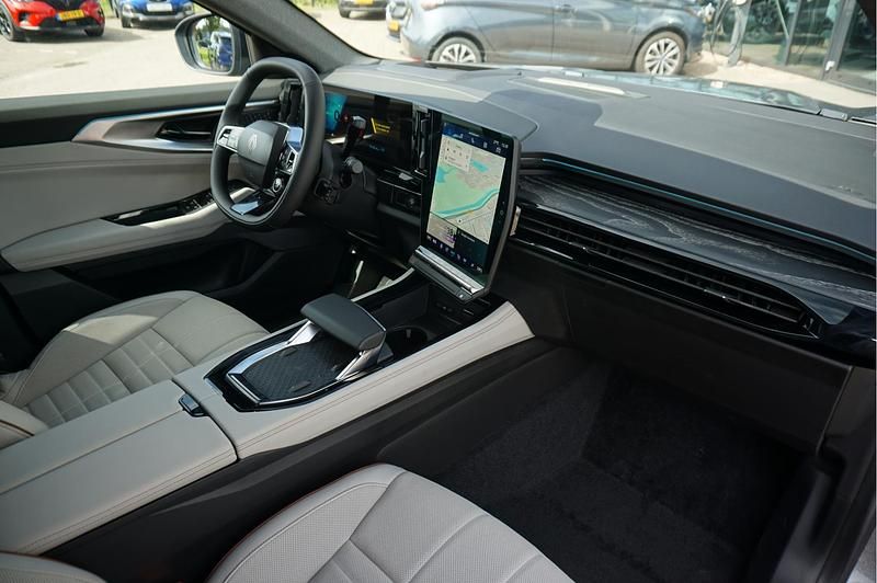 Nieuw Renault Espace Iconic 102 PK (75 kW) 2025 Grijs MPV