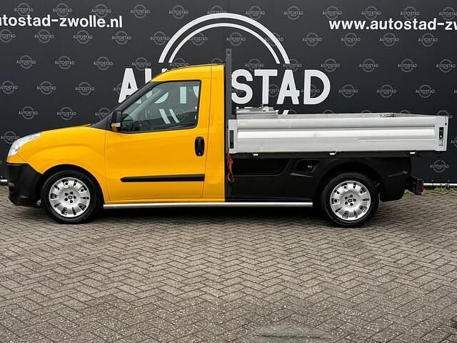 Occasion Fiat Doblò 105 PK (77 kW) 2013 Geel (metallic) MPV