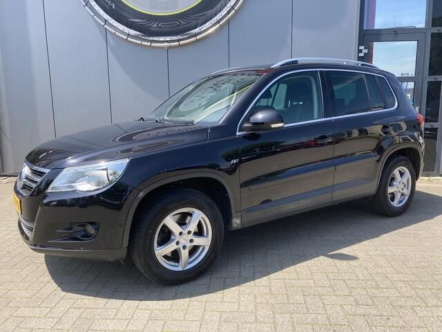Zwart Gebruikt 2010 VW Tiguan Sport SUV | € 7.950 (Eerlijke prijs) - Afbeelding 1/4