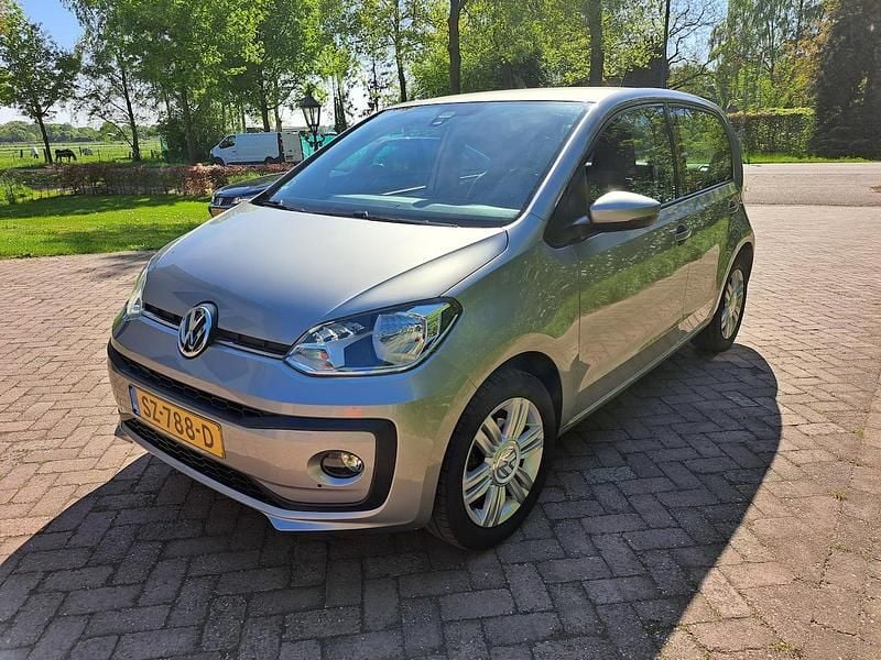 Grijs (metallic) Gebruikt 2018 VW up! high up! Hatchback | € 11.000 (Goede deal) - Afbeelding 1/4
