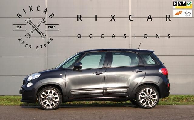 Grijs (metallic) Gebruikt 2013 Fiat 500L Lounge MPV | € 7.940 (Iets duurder) - Afbeelding 1/4