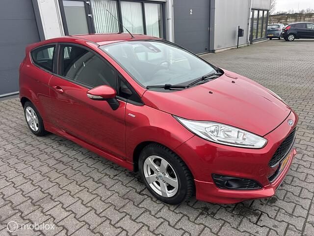 Occasion Ford Fiesta ST-Line 125 PK (91 kW) 2016 Rood Hatchback