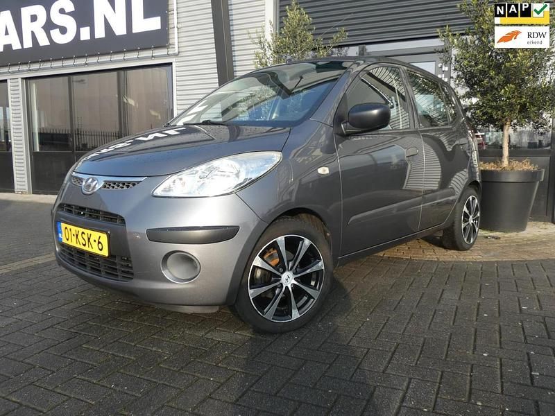 Grijs (metallic) Occasion 2010 Hyundai i10 Active Hatchback | € 2.899 (Eerlijke prijs) - Afbeelding 1/4