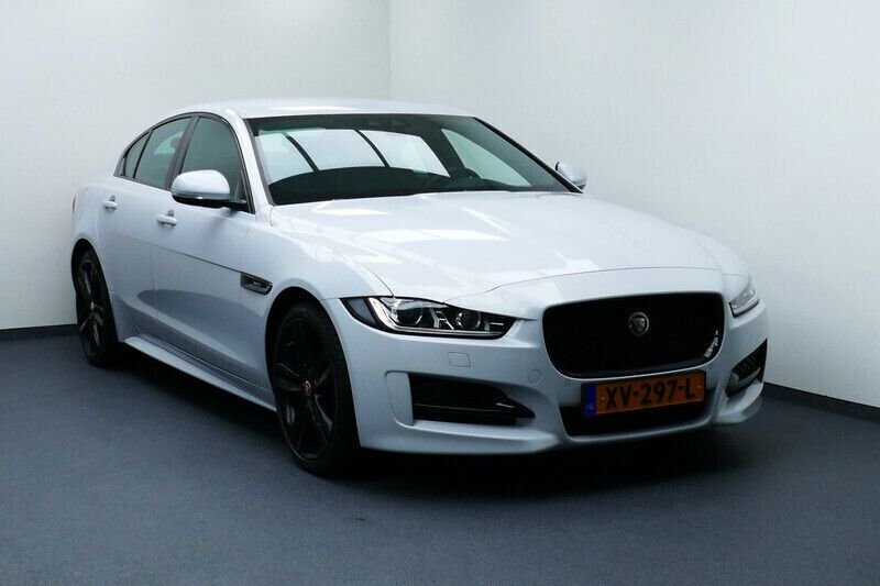 Wit Gebruikt 2019 Jaguar XE Prestige Sedan | € 28.444 - Afbeelding 1/4