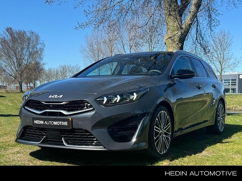 Grijs Gebruikt 2025 Kia Ceed Hatchback | € 35.995 (Duur) - Afbeelding 1/4