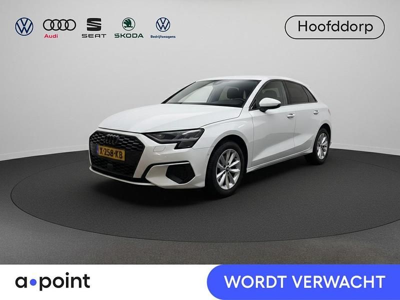 Wit Occasion 2023 Audi A3 Sportback Proline Hatchback | € 25.449 (Super prijs) - Afbeelding 1/1