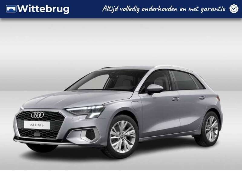 Zilver, metallic lak Gebruikt 2024 Audi A3 Sportback Advanced Hatchback | € 33.950 (Eerlijke prijs) - Afbeelding 1/3