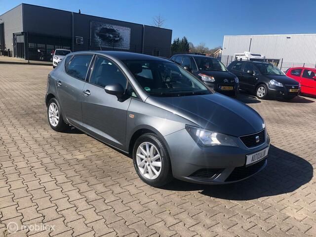 Grijs Gebruikt 2013 Seat Ibiza Hatchback | € 5.989 (Eerlijke prijs) - Afbeelding 1/4