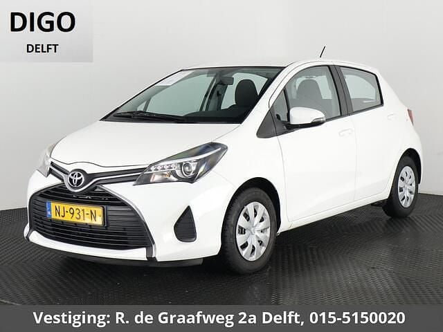 Wit Occasion 2017 Toyota Yaris Hatchback | € 9.450 (Eerlijke prijs) - Afbeelding 1/3