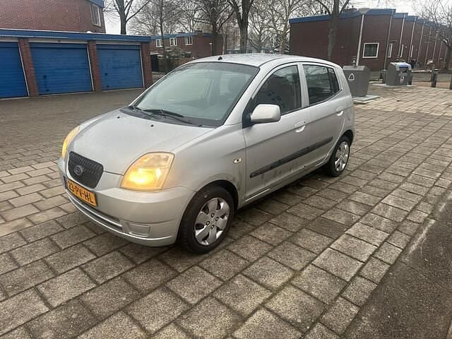 Grijs Occasion 2004 Kia Picanto Hatchback | € 555 (Eerlijke prijs) - Afbeelding 1/4
