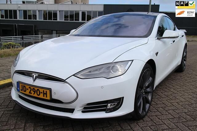 Wit Gebruikt 2014 Tesla Model S Hatchback | € 14.950 (Eerlijke prijs) - Afbeelding 1/4