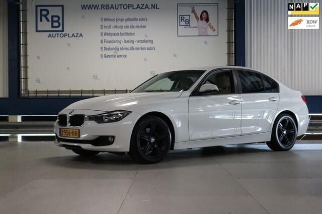 Wit Gebruikt 2014 BMW 328 Executive Sedan | € 10.450 (Super prijs) - Afbeelding 1/4