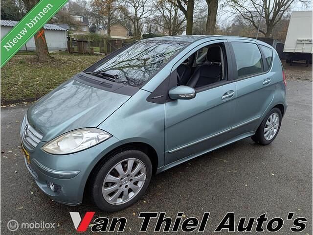 Blauw (metallic) Gebruikt 2005 Mercedes A170 Avantgarde MPV | € 1.999 (Eerlijke prijs) - Afbeelding 1/4