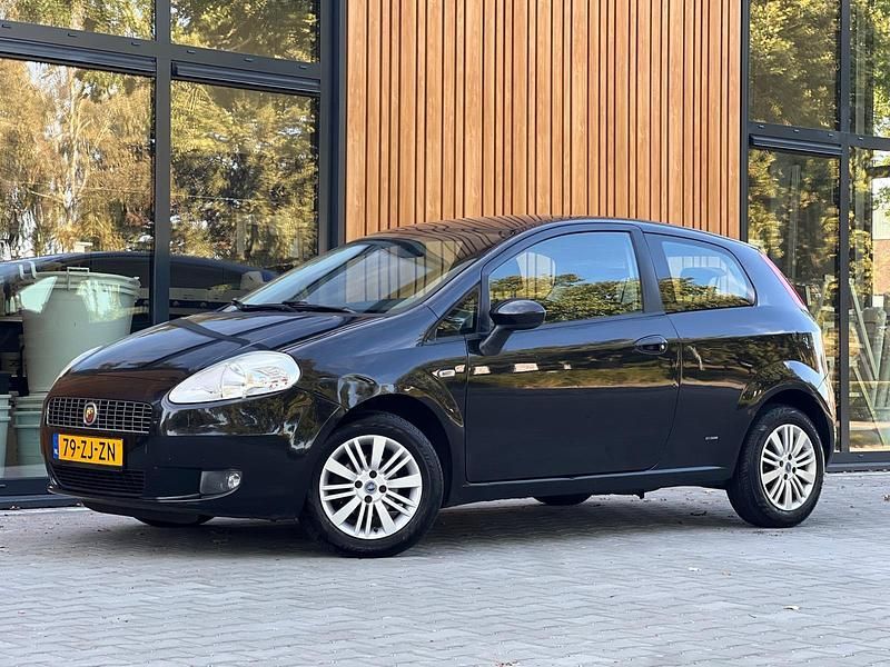 Occasion Fiat Punto Dynamic 78 PK (57 kW) 2008 Zwart Hatchback