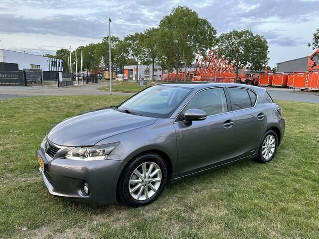 Occasion Lexus CT200h Business Edition 99 PK (72 kW) 2013 Grijs Hatchback