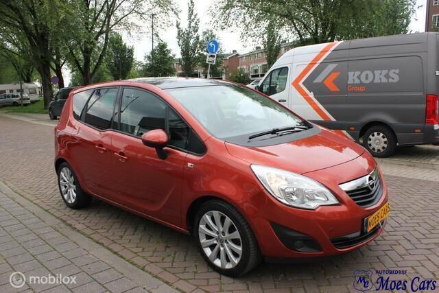 Rood Occasion 2011 Opel Meriva Color Edition MPV | € 4.950 (Eerlijke prijs) - Afbeelding 1/4