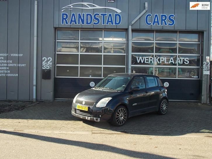 Occasion Suzuki Swift 93 PK (68 kW) 2006 Zwart Hatchback