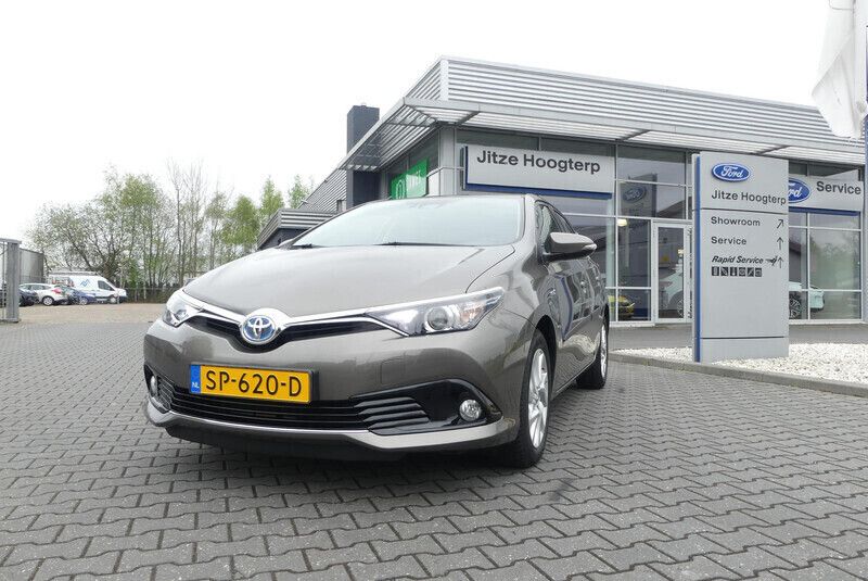 Grijs Gebruikt 2018 Toyota Auris Hybrid Hatchback | € 17.895 (Eerlijke prijs) - Afbeelding 1/4