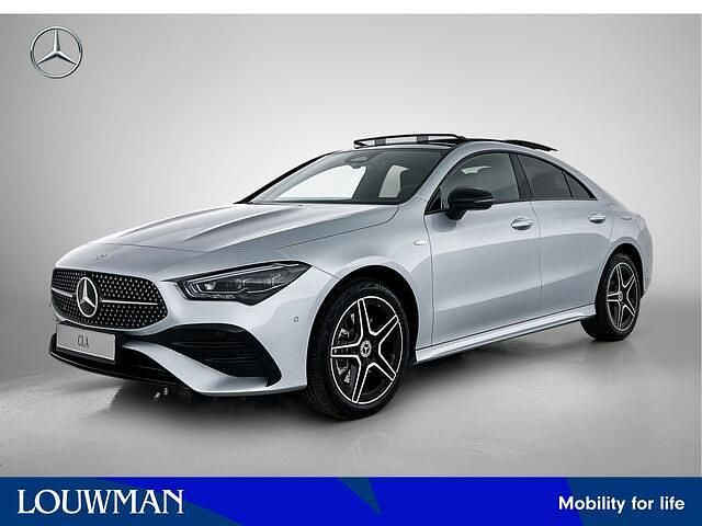 Zilver Nieuw 2025 Mercedes CLA250 Business Sedan | € 52.217 - Afbeelding 1/4