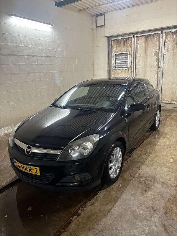 Occasion Opel Astra GTC 140 PK (102 kW) 2009 Zwart Coupé