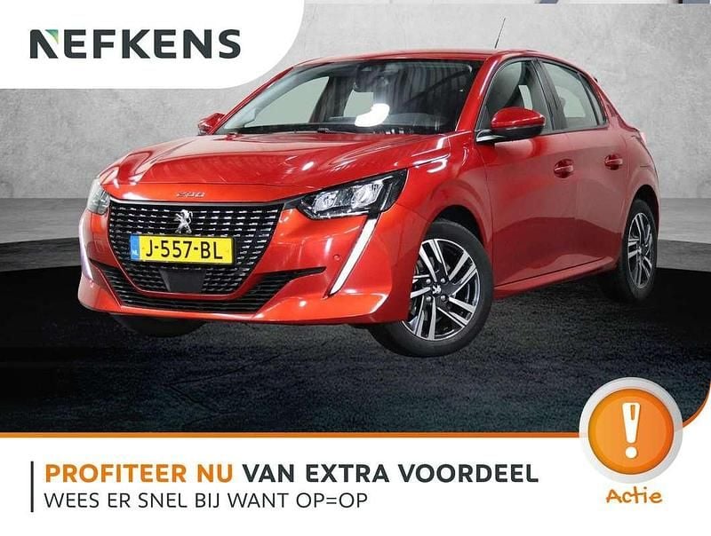 Rood Gebruikt 2020 Peugeot 208 Allure Hatchback | € 17.225 (Eerlijke prijs) - Afbeelding 1/3