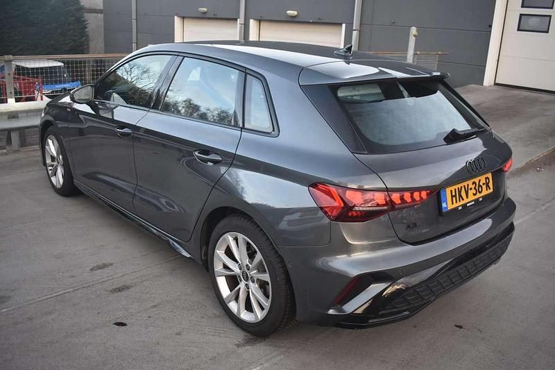 Occasion Audi A3 Sportback S-Line 116 PK (85 kW) 2025 Grijs Hatchback