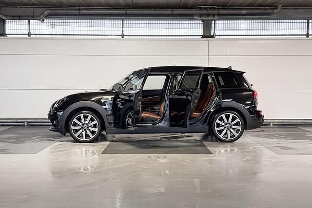 Occasion Mini Cooper Clubman Business 136 PK (100 kW) 2022 Midnight black Stationwagen