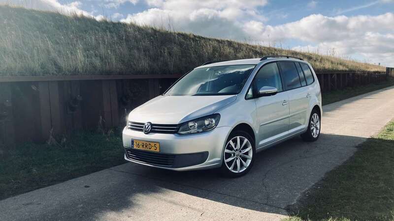 Grijs Gebruikt 2011 VW Touran Comfortline MPV | € 3.950 (Iets duurder) - Afbeelding 1/4