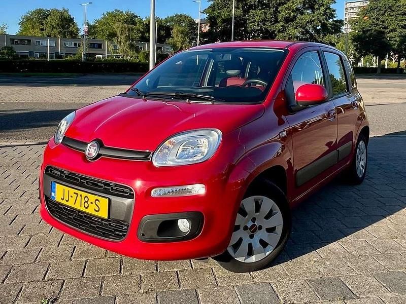 Rood Gebruikt 2016 Fiat Panda Lounge Hatchback | € 6.200 (Super prijs) - Afbeelding 1/4