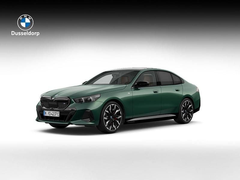 Groen Gebruikt 2024 BMW i5 M Performance Sedan | € 81.950 - Afbeelding 1/2