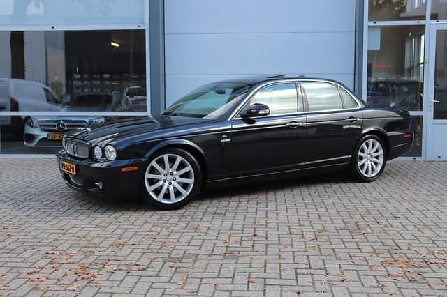 Zwart Gebruikt 2009 Jaguar XJ Portfolio Sedan | € 7.950 (Super prijs) - Afbeelding 1/4