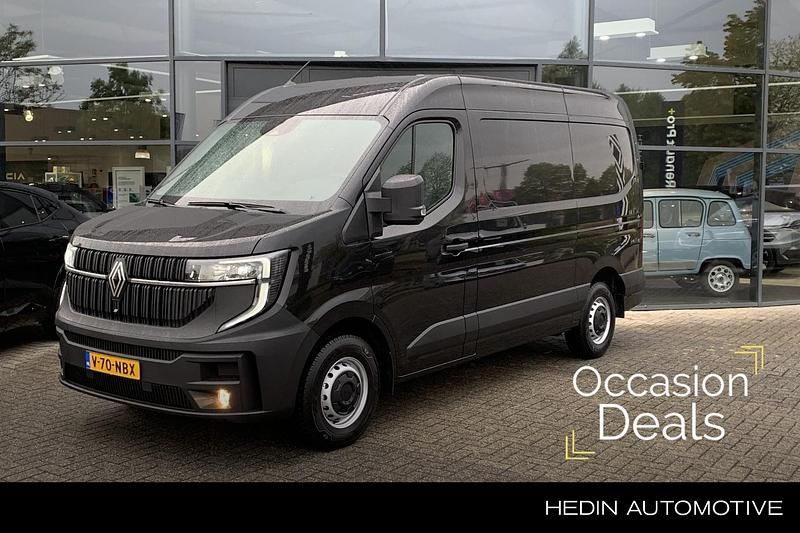Zwart Occasion 2025 Renault Master Van | € 41.450 (Goede deal) - Afbeelding 1/4