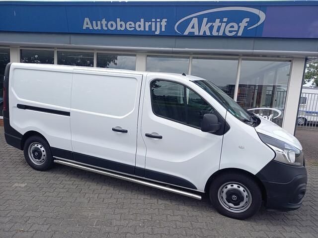 Wit Gebruikt 2021 Nissan NV300 Acenta Van | € 19.450 (Iets duurder) - Afbeelding 1/4