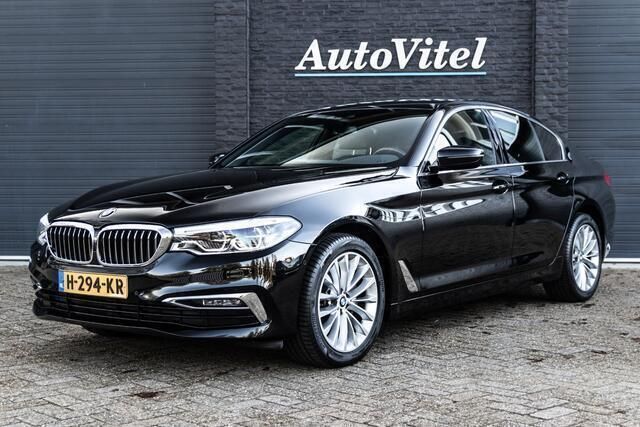 Zwart Gebruikt 2020 BMW 520 Executive Sedan | € 31.945 (Goede deal) - Afbeelding 1/4