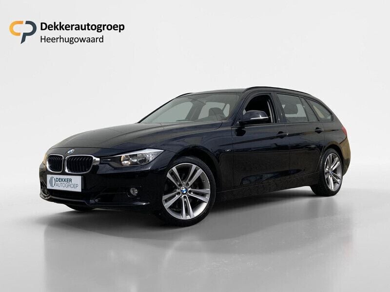 Zwart Gebruikt 2012 BMW 328 Sport Line Stationwagen | € 17.445 (Eerlijke prijs) - Afbeelding 1/4