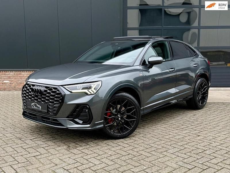 Grijs Gebruikt 2023 Audi Q3 Sportback S-Line SUV | € 45.999 (Eerlijke prijs) - Afbeelding 1/4
