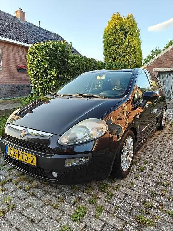 Zwart Gebruikt 2011 Fiat Punto Evo Dynamic Hatchback | € 1.000 (Goede deal) - Afbeelding 1/4