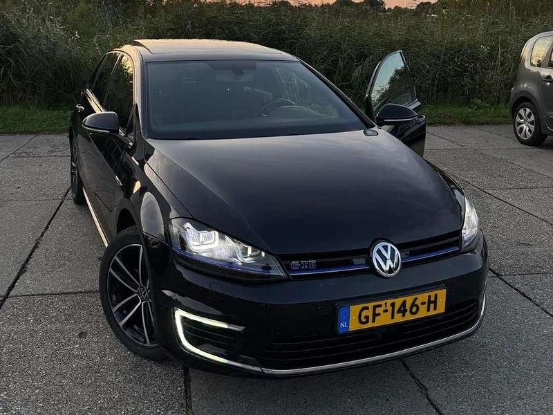 Zwart Gebruikt 2015 VW Golf VII GTE Stationwagen | € 13.500 (Iets duurder) - Afbeelding 1/4